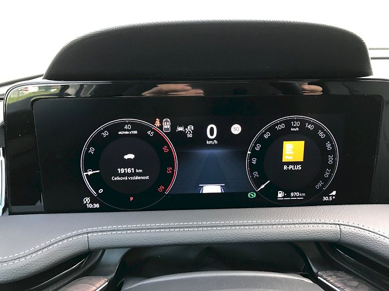 Škoda Superb (2025) COMBI L K TD 142/2.0 A7A - fotka 17 z 29