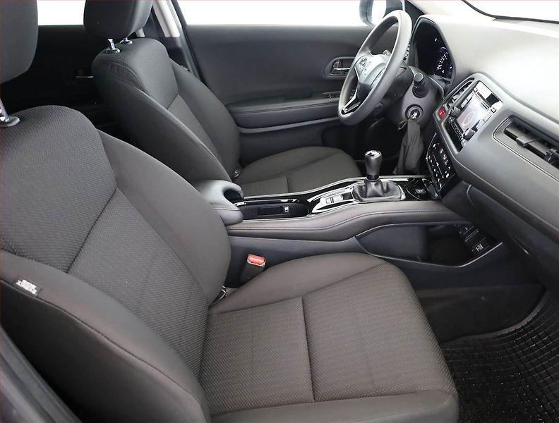 Honda HR-V (2017) 1.5 i-VTEC, ČR,1.maj - fotka 7 z 19