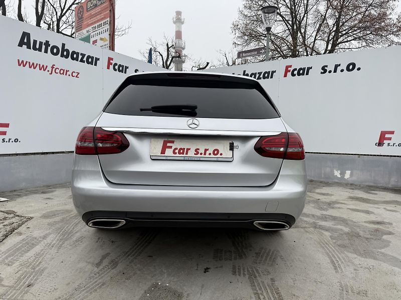 Mercedes-Benz Třídy C (2018) C 300T ser.knížka Webasto - fotka 6 z 28