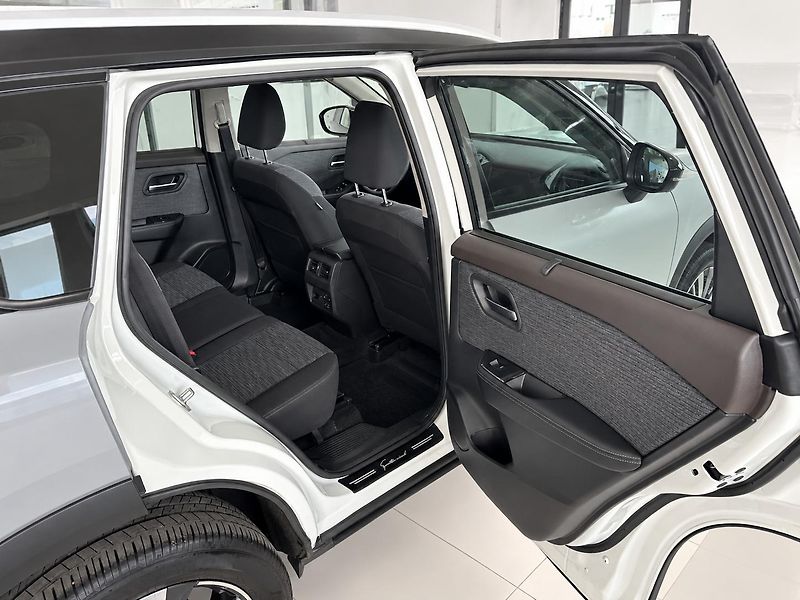 Nissan X-Trail (2023) - fotka 14 z 29