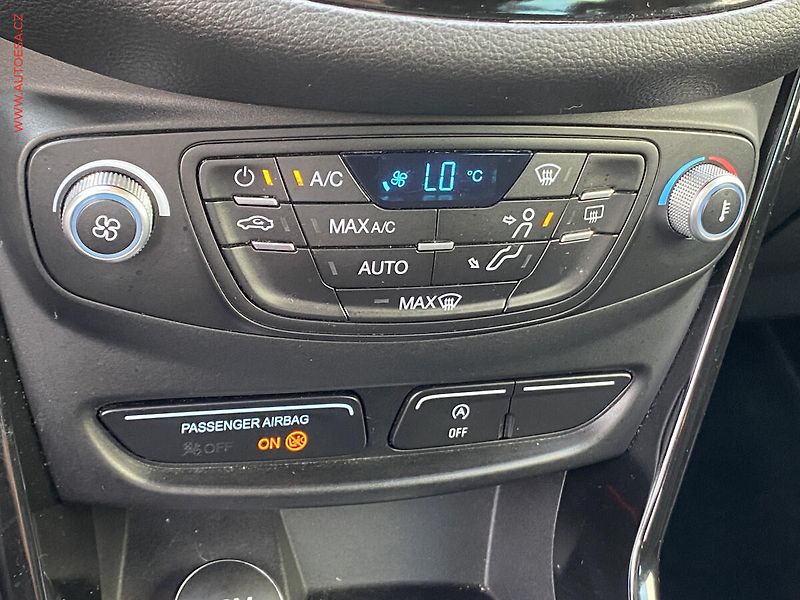 Ford B-MAX (2015) 1.0EB, Titanium, navi, panor - fotka 14 z 19