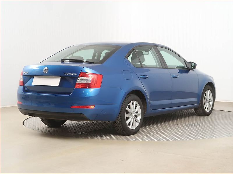 Škoda Octavia (2016) 1.6 TDI, Tempomat - fotka 5 z 16