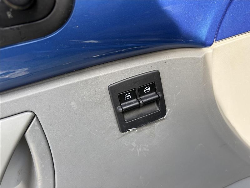 Volkswagen New Beetle 1,9 TDi 66 kW  Klima,VyhřSedad - fotka 14 z 32