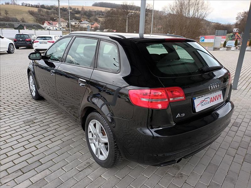 Audi A3 1,6 TDI,XENON,VÝHŘEV,  Sportba - fotka 7 z 33