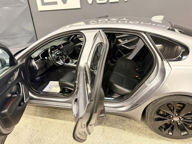 Jaguar XF (2021) 2.0d R-Dynamic, REZERVOVANO - fotka 26 z 56
