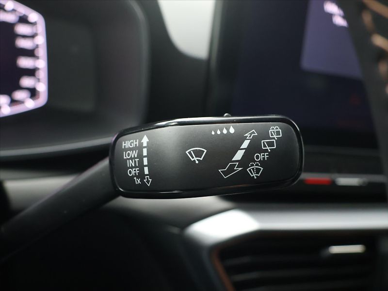 Cupra Leon 2,0 TSI 221kW DSG VZ DPH - fotka 18 z 31