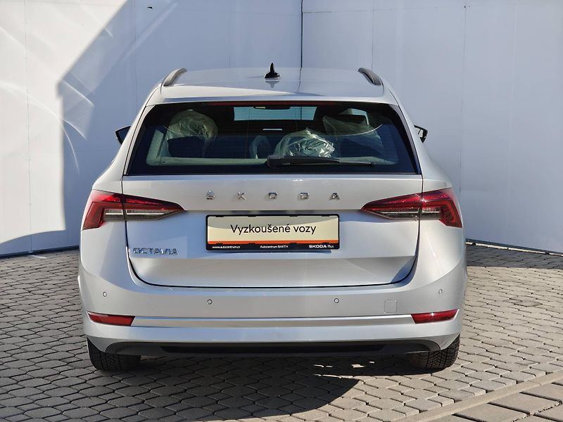 Škoda Octavia Ambition 6MP 2,0TDI - fotka 22 z 22