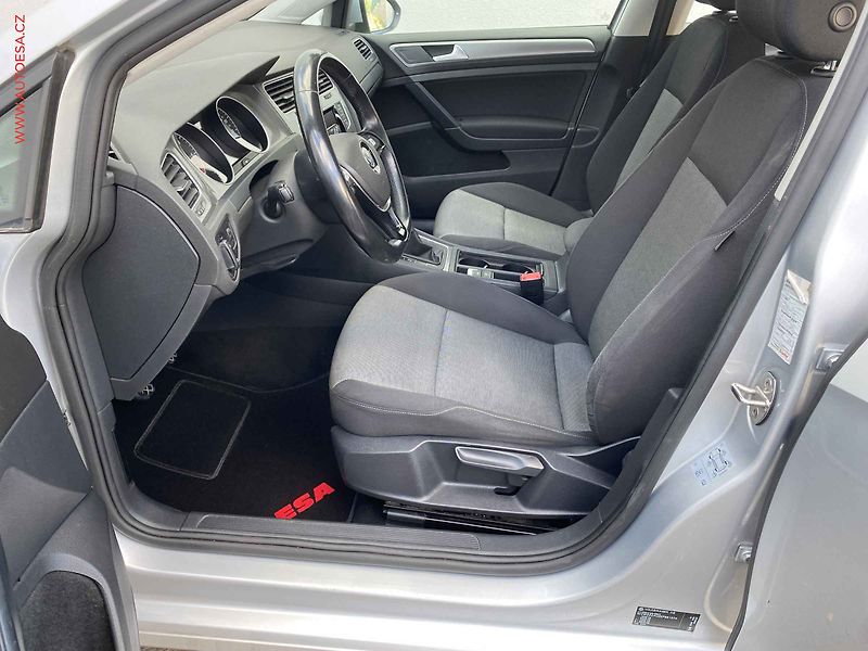 Volkswagen Golf (2014) 1.6TDi, AC, park.čidla - fotka 9 z 18