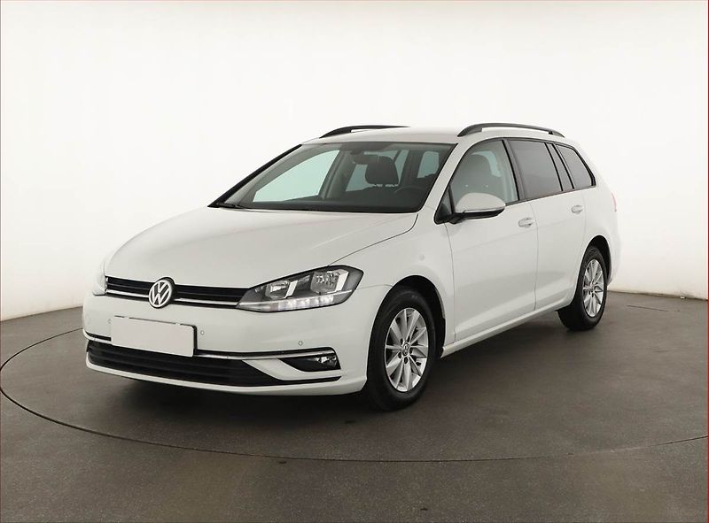 Volkswagen Golf (2019) 1.6 TDI, Tempomat - fotka 2 z 18