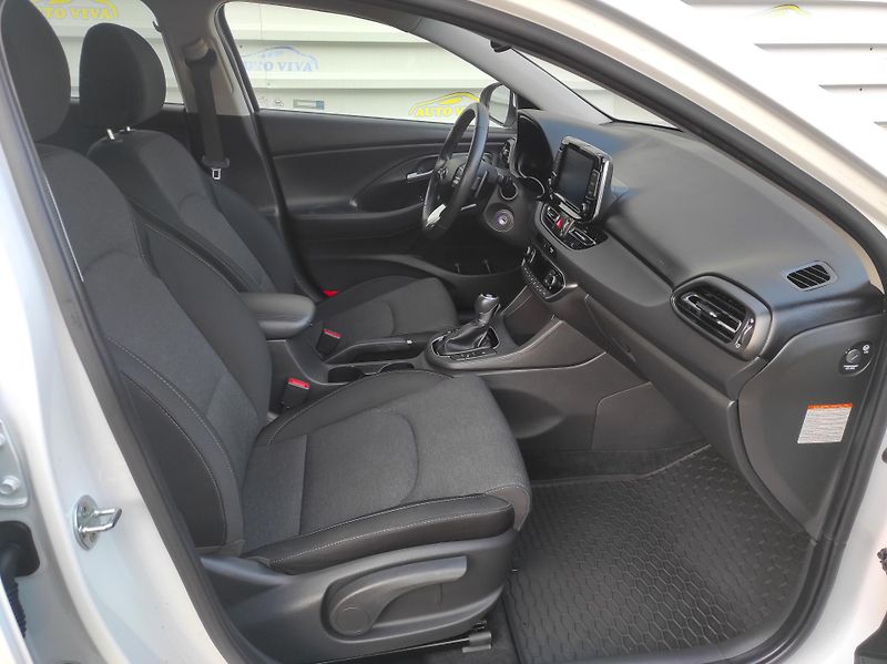 Hyundai i30 1,5T-GDi mHev,48V,AT,Fastback - fotka 13 z 42