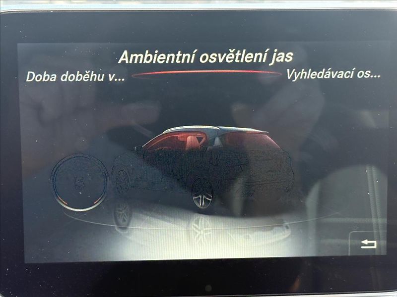 Mercedes-Benz GLA 1,6 200i 115kW Xen,Kamera,Navi - fotka 18 z 41