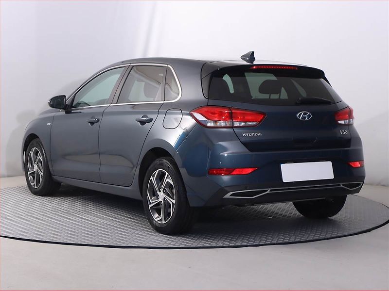Hyundai i30 (2022) 1.5 T-GDI MHEV, Serv.kniha - fotka 4 z 20