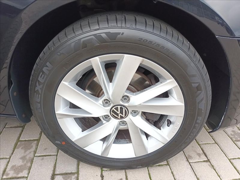 Volkswagen Golf 1,2 TSI,77KW,DIGIKLIMA,SERVIS - fotka 22 z 36