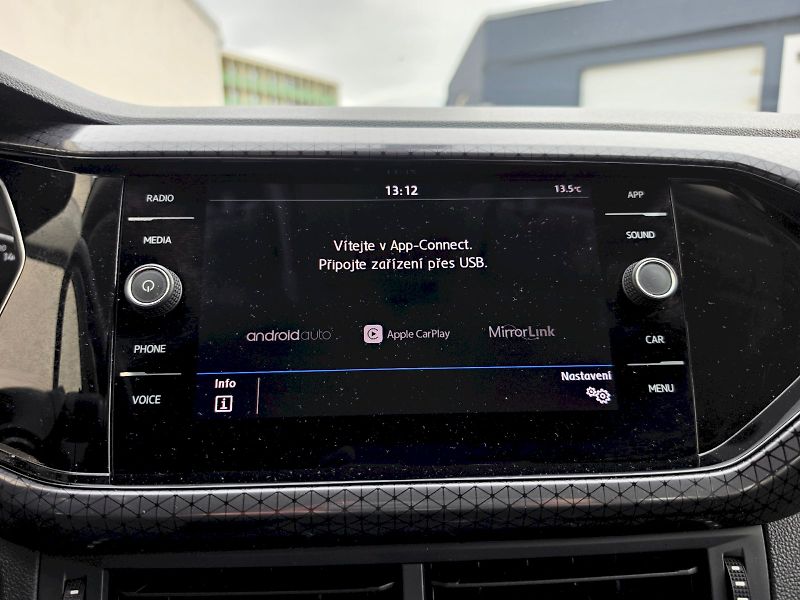 Volkswagen T-Cross (2019) 1,0 TSi 85kW 6MAN - fotka 9 z 26