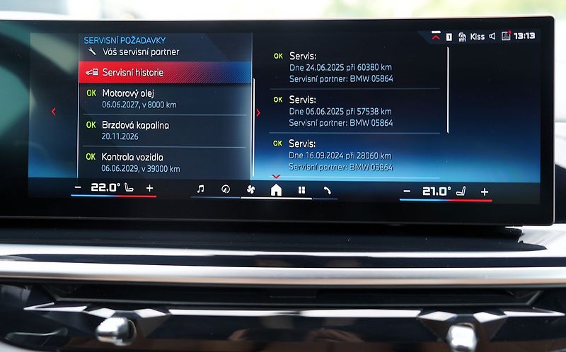 BMW X5 M60i xDrive/AT9/21/530 PS - fotka 40 z 45