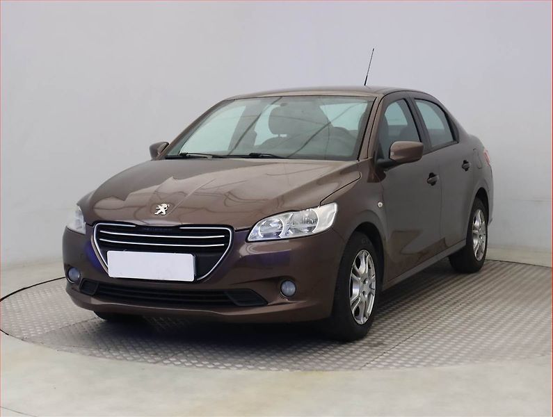 Peugeot 301 (2013) 1.2 VTi, Park. senzory - fotka 2 z 13
