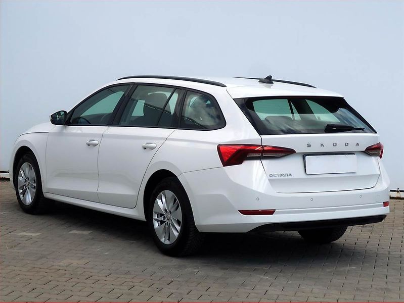 Škoda Octavia (2022) Ambition Plus 2.0 TDI, Automat - fotka 4 z 14
