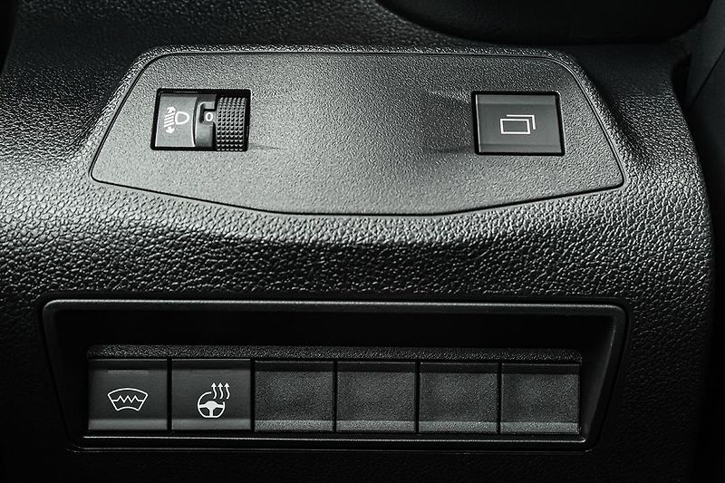 Citroën Berlingo (2026) 1,2 PLUS benzín 110k+ZIMNÍ PNE - fotka 10 z 21