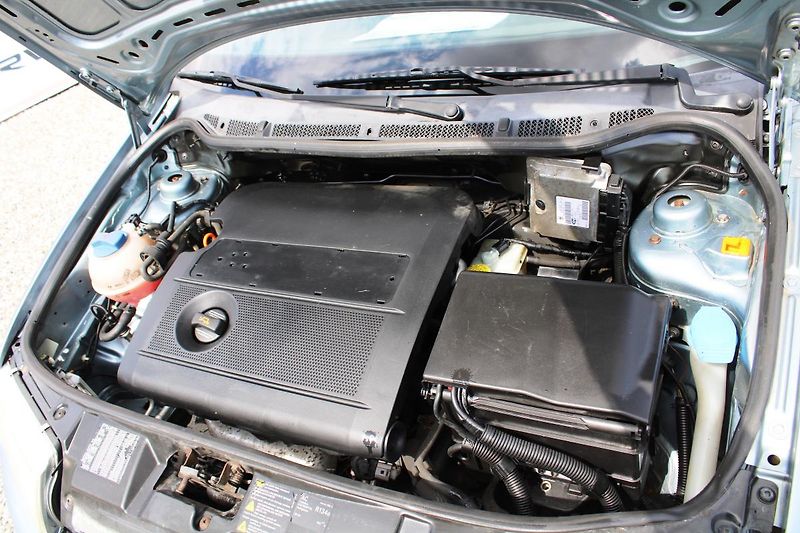 Škoda Fabia (2003) 1,4i 16V KLIMA EL.OKNA ASR PC - fotka 16 z 16