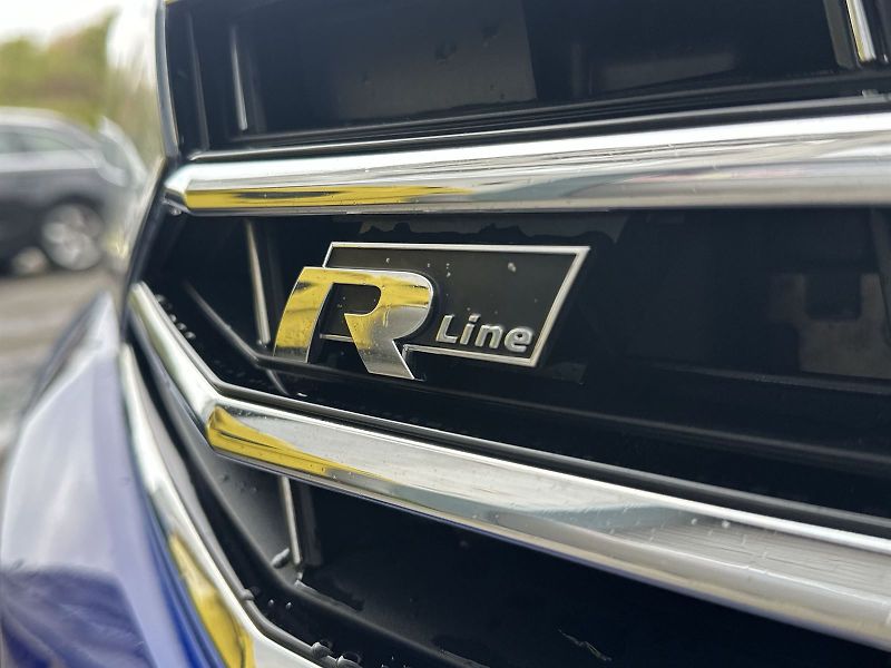 Volkswagen Passat Variant (2023) 2.0 TDI 4Motion DSG R-Line - fotka 28 z 35
