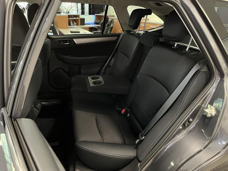 Subaru Outback 2.5i Comfort ES Lineartronic - fotka 15 z 43