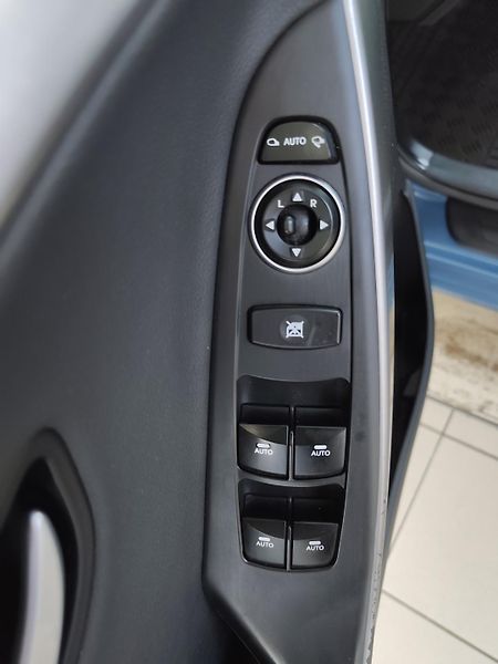 Hyundai i30 (2014) 1.6GDi 99kW Premium - fotka 14 z 23
