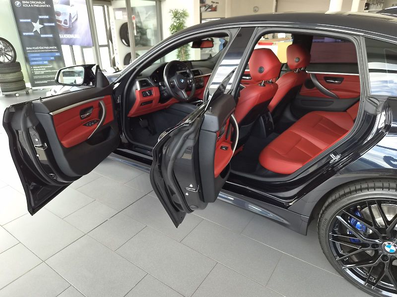 BMW Řada 4 440i xDrive - fotka 14 z 28