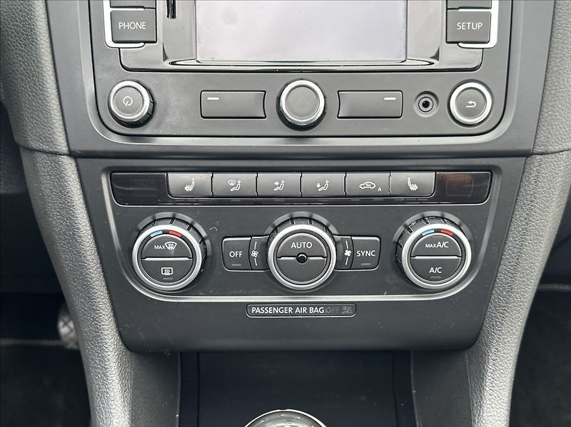 Volkswagen Golf 1,2 TSI 105PS  Cup Cabrio - fotka 27 z 48