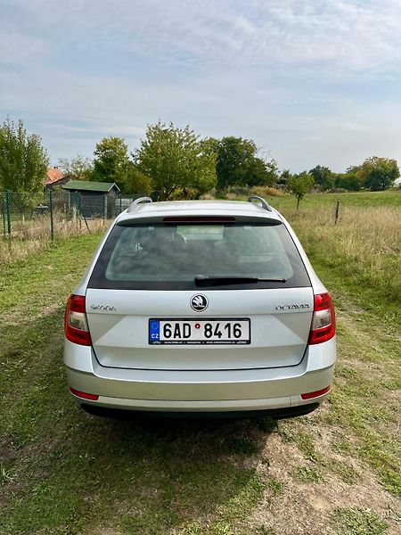 Škoda Octavia (2017) 1.6 TDI 85 kW ve skvělém stavu - fotka 9 z 12