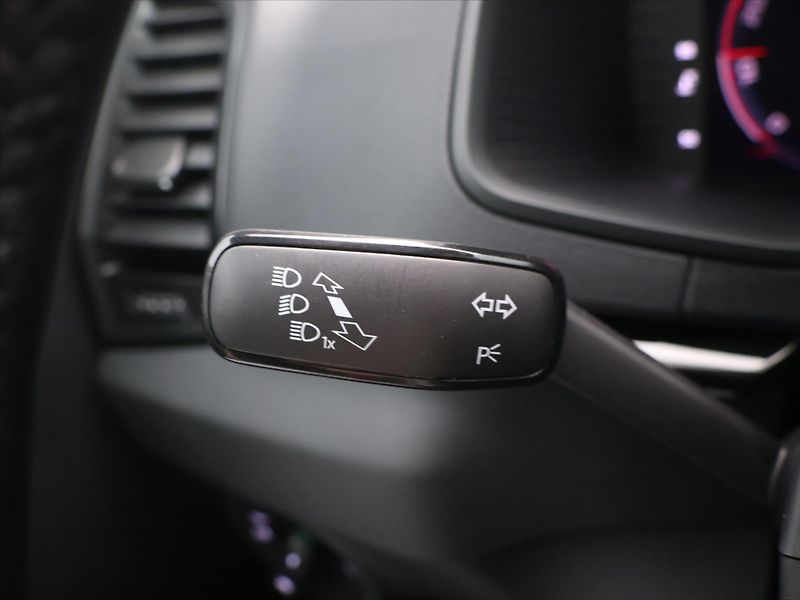 Škoda Karoq 1.5 TSI 110 kW Sportline CZ DS - fotka 17 z 33