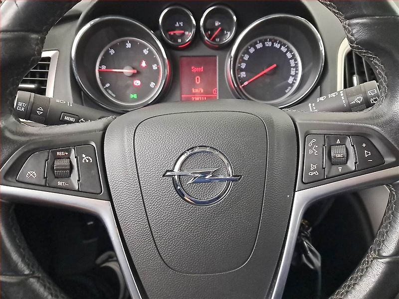Opel Astra (2011) 2.0 CDTI, nová STK, Tažné - fotka 15 z 16