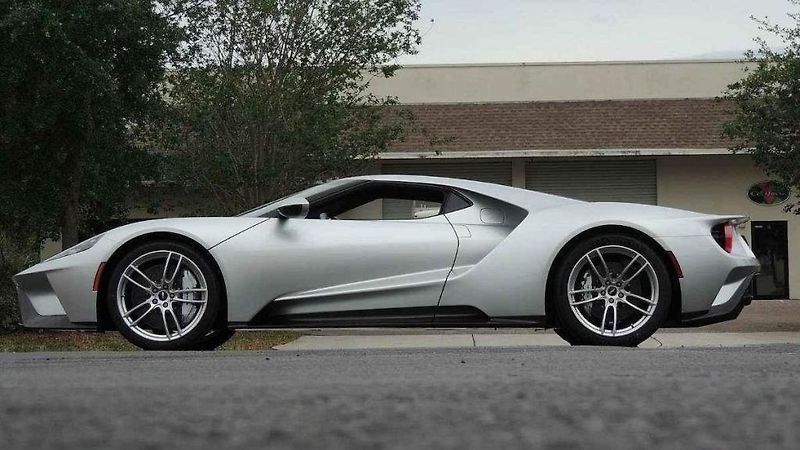 Ford GT.