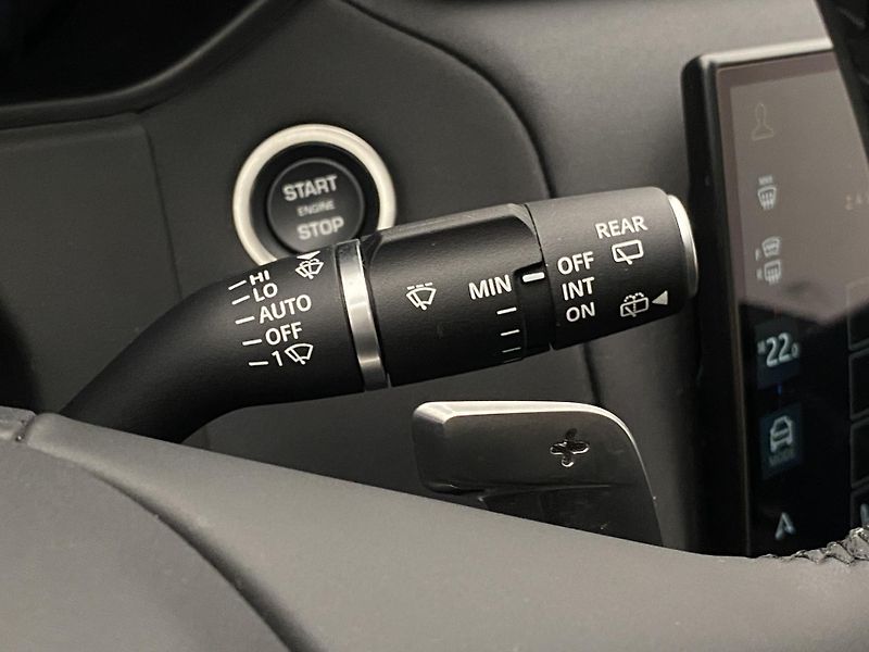 Land Rover Range Rover Velar P400e DYNAMIC HSE REZERVACE - fotka 21 z 47