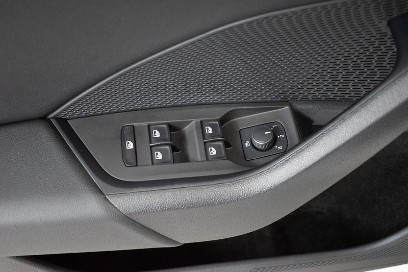 Škoda Octavia 1.0 TSI AMBITION+*DPH*ČR 1.MAJ - fotka 16 z 39