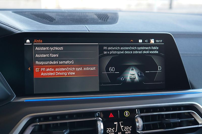 BMW X5 (2022) BMW X5 M50i - fotka 31 z 50