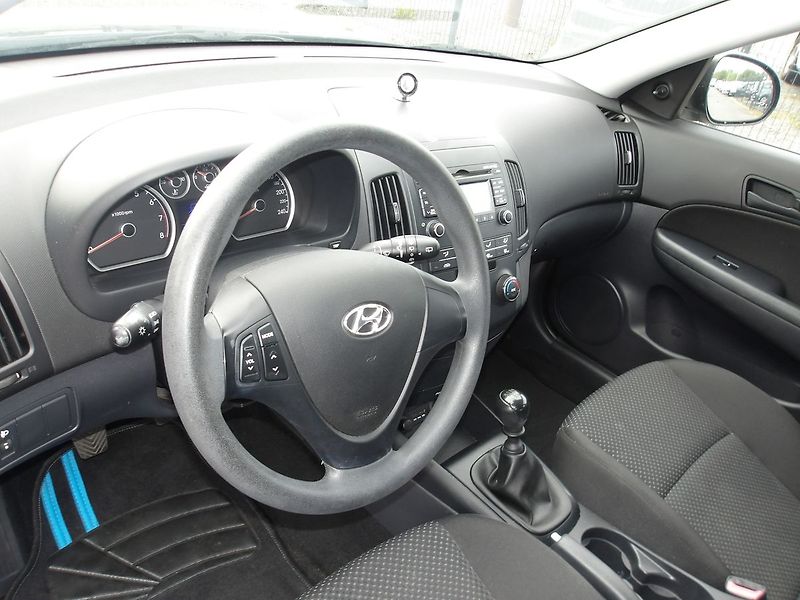 Hyundai i30 1,4i ČR NAJ.100000km !!! - fotka 18 z 35