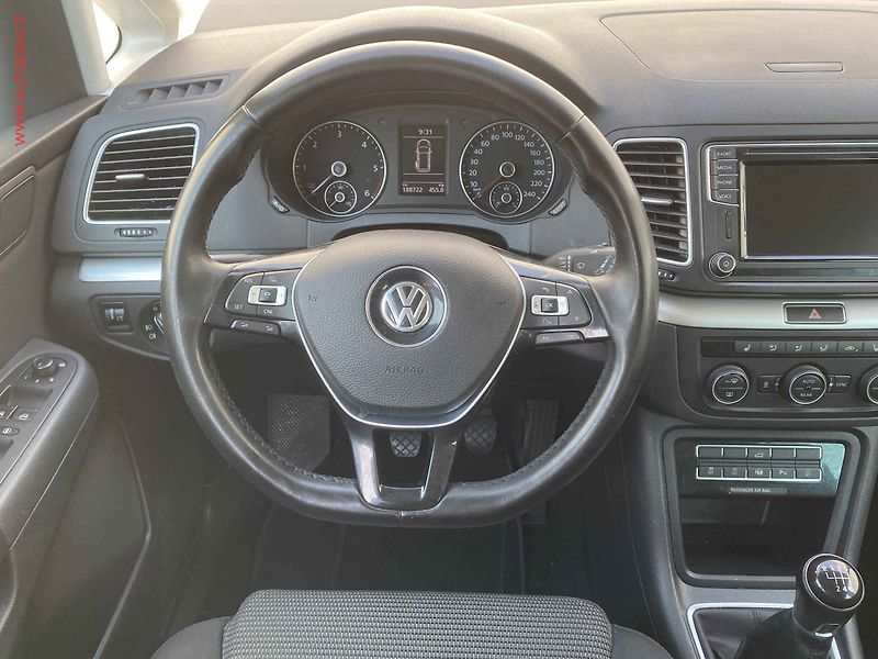 Volkswagen Sharan (2018) 2.0 TDi 7míst, Comfortline - fotka 11 z 17