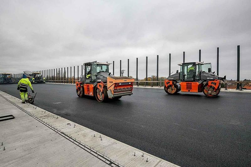 Fototermín v rámci ukázky postupu stavby dálnice D1 Říkovice–Přerov, 14. listopadu 2025, Přerov.