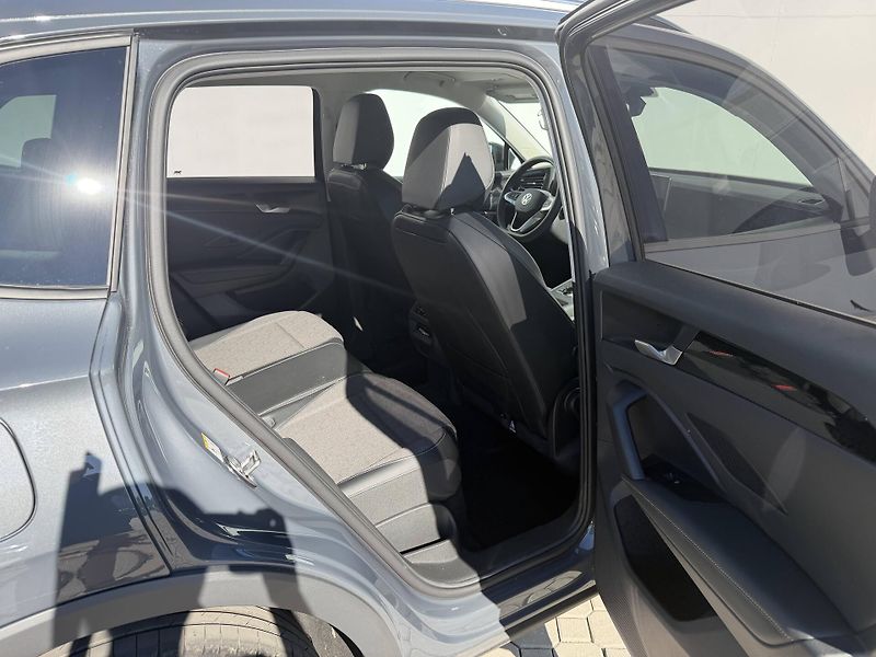 Volkswagen Tiguan (2025) People PHEV 19,7kWh  1,5TSi - fotka 24 z 25