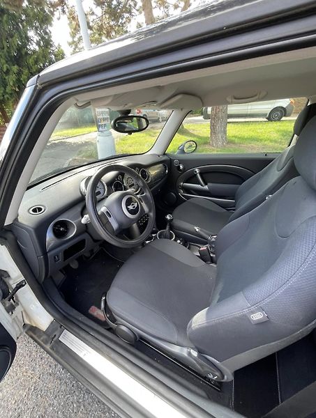 Mini Cooper (2006) MINI Cooper 1.6 85 kW – 97 863 - fotka 4 z 7