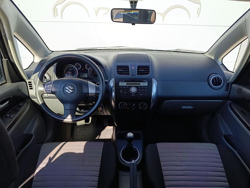 Suzuki SX4 1.6VVT-i 88kW 4X4  - fotka 19 z 29