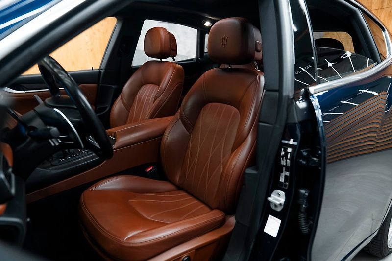Maserati Levante GranLusso - fotka 7 z 24