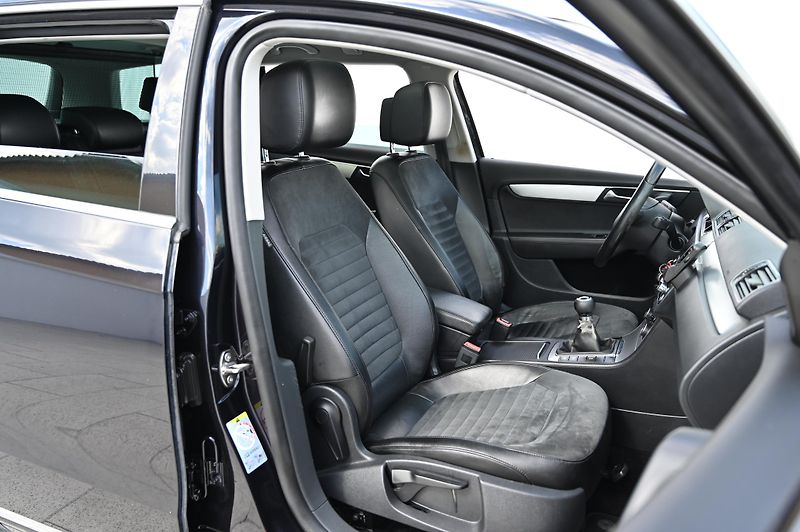 Volkswagen Passat Variant 2.0TDI 103KW Highline  - fotka 32 z 52