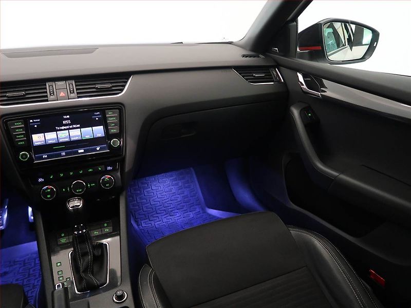 Škoda Octavia (2015) RS 2.0 TDI, Automat, Kůže - fotka 8 z 13