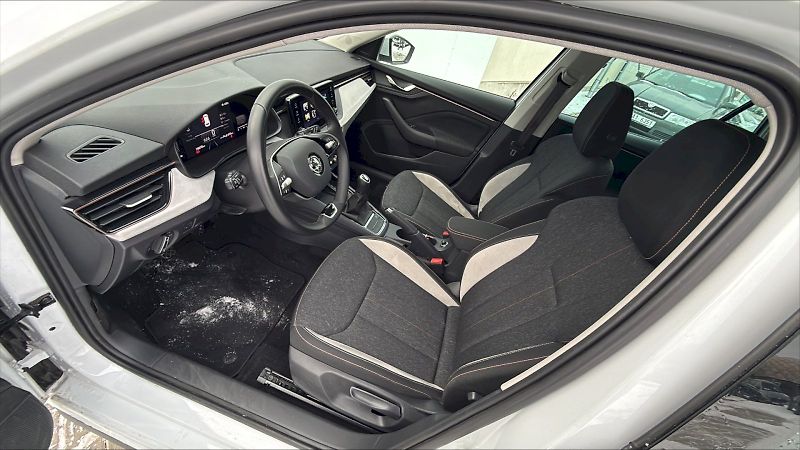 Škoda Kamiq (2024) Top Selection 1,0 TSI 85 kW 6- - fotka 16 z 22