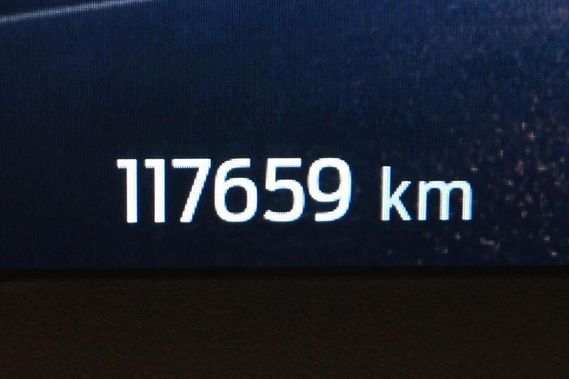 Ford Kuga 2,5 PLUG-IN 112 kW ST-LINE Zár - fotka 17 z 32