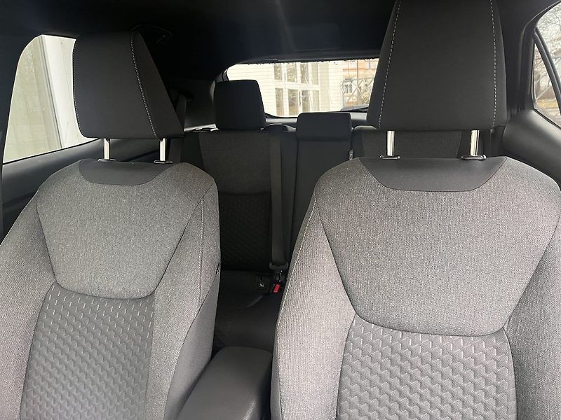 Toyota Yaris Cross 1.5 HEV Style + zimní komplety - fotka 8 z 15