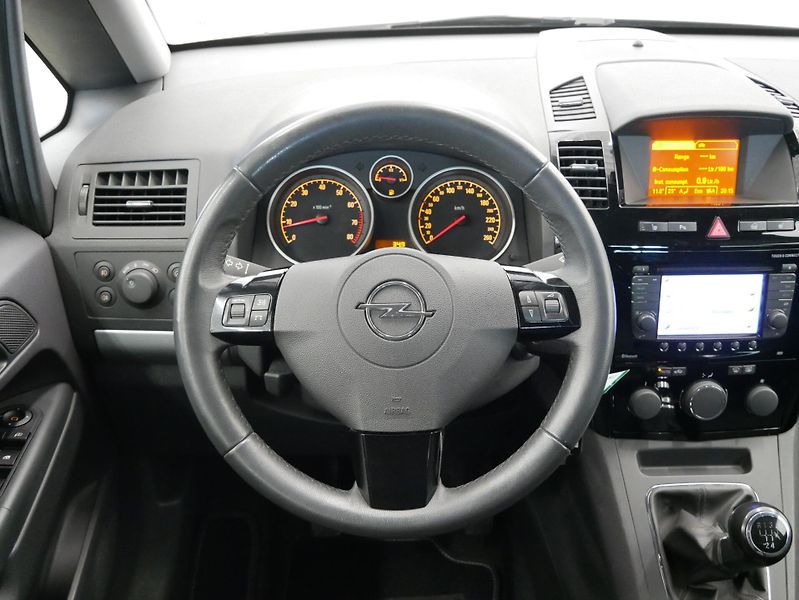 Opel Zafira - fotka 18 z 27
