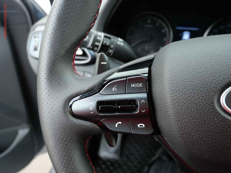 Hyundai i30 (2023) 1.5T-GDi, 1.maj,ČR, AT, LED - fotka 12 z 28