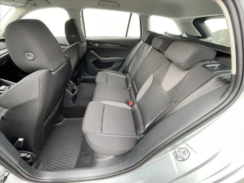 Škoda Octavia 2,0 TDI 4x4 DSG Ambi Plus TZ - fotka 15 z 22